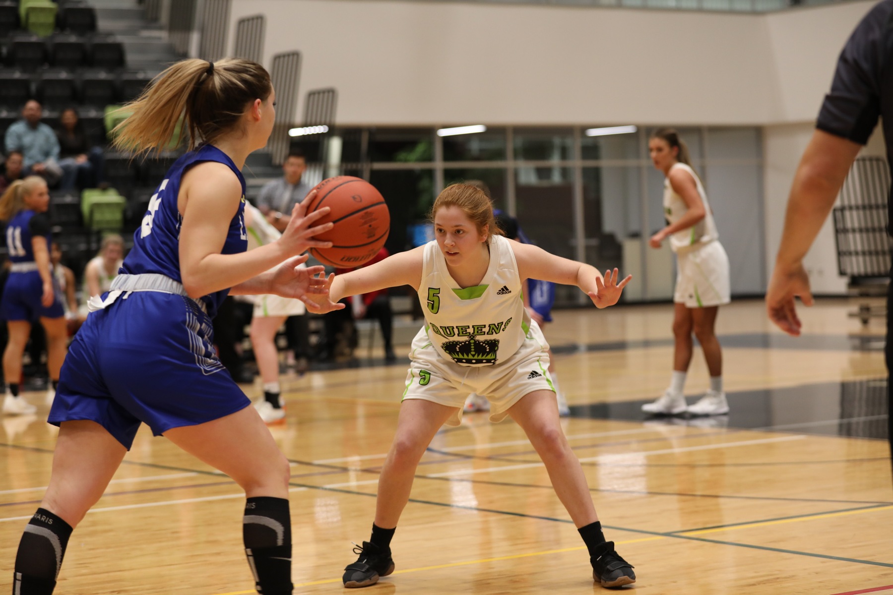 Samantha Wade (5) had 2 points and 2 rebounds for the Queens. Picture - Colby Brochu Photography