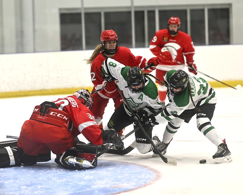 The Queens shutout Trojans on top of Lajeunesse's three-point performance, Kings narrowly defeat Thunder